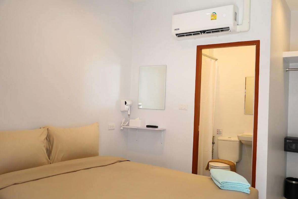 Хостел Y House Patong Экстерьер фото