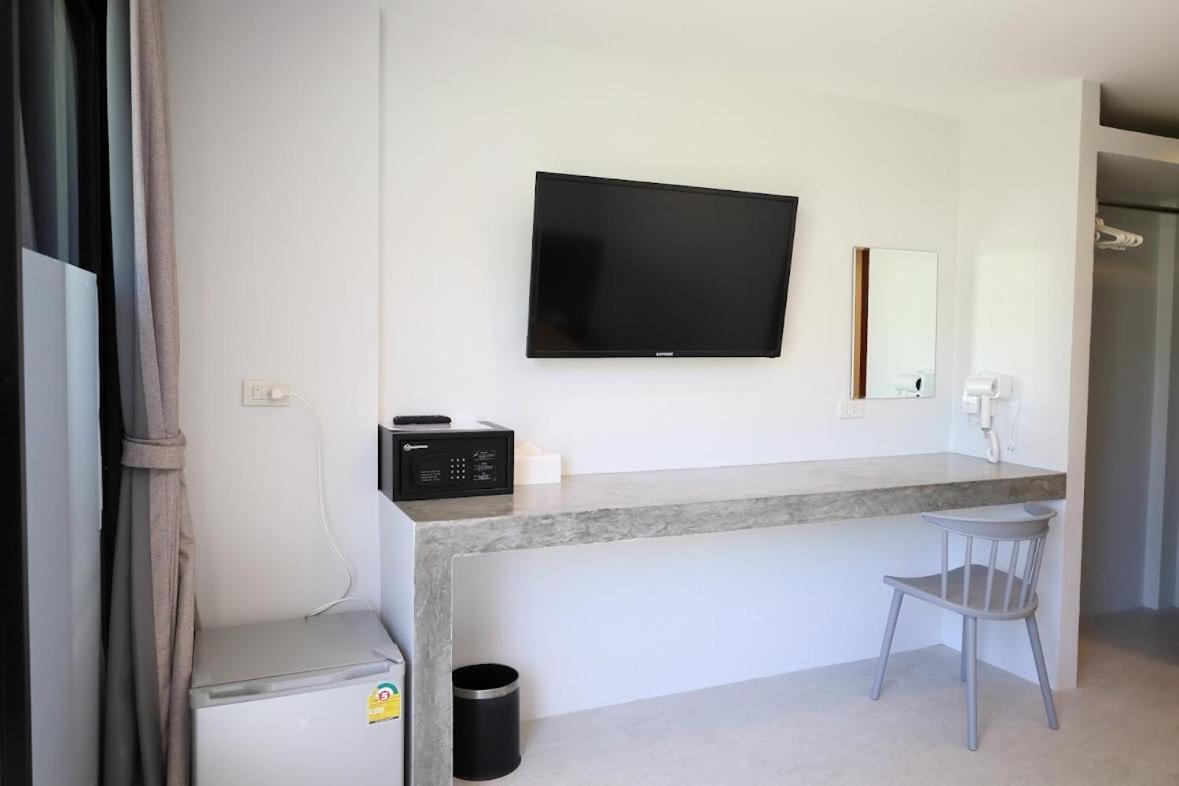 Хостел Y House Patong Экстерьер фото