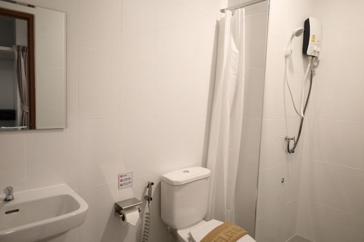 Хостел Y House Patong Экстерьер фото
